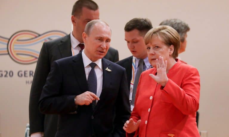 Piratage de la Bundestag: Moscou rejette les accusations de Merkel