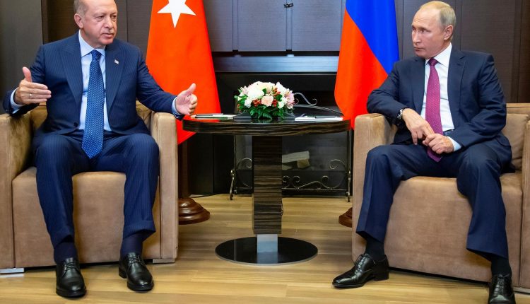 Les président Vladimir Poutine et Erdogan de Russie et de Turquie lors d'un sommet à Moscou