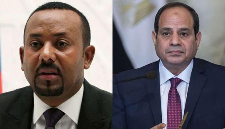 Le Premier ministre éthiopien Abiy Ahmed (à gauche) et le président égyptien Abdel Fattah al-Sisi