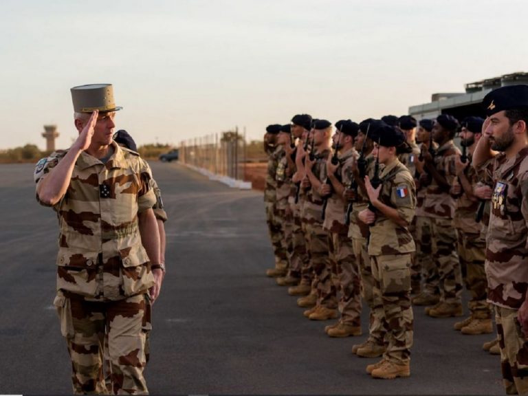 Terrorisme – Vraie fausse guerre de la France dans le Sahel: Macron et ses menaces en l’air