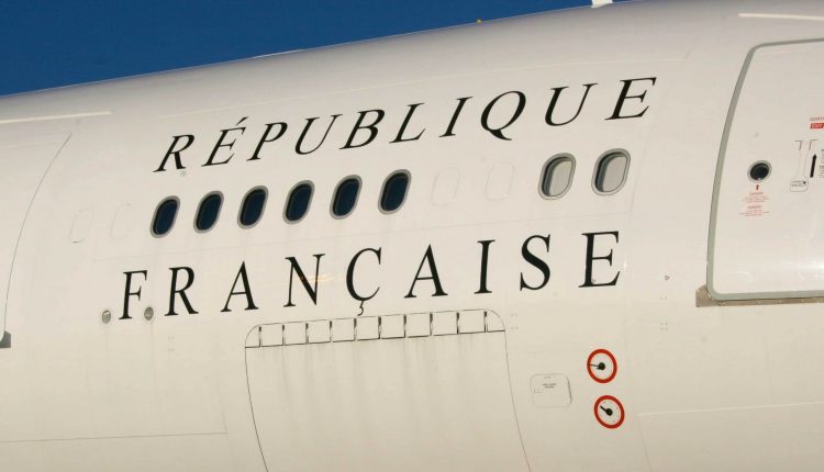 l’avion présidentiel d’Emmanuel Macron, un Airbus 330, heurte un hangar à Beyrouth