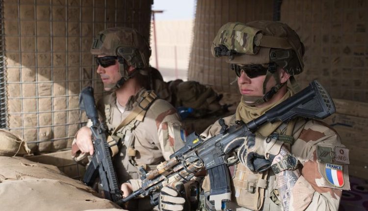 L'armée française a tué le chef militaire d'Al Qaïda au Mali, dit Parly