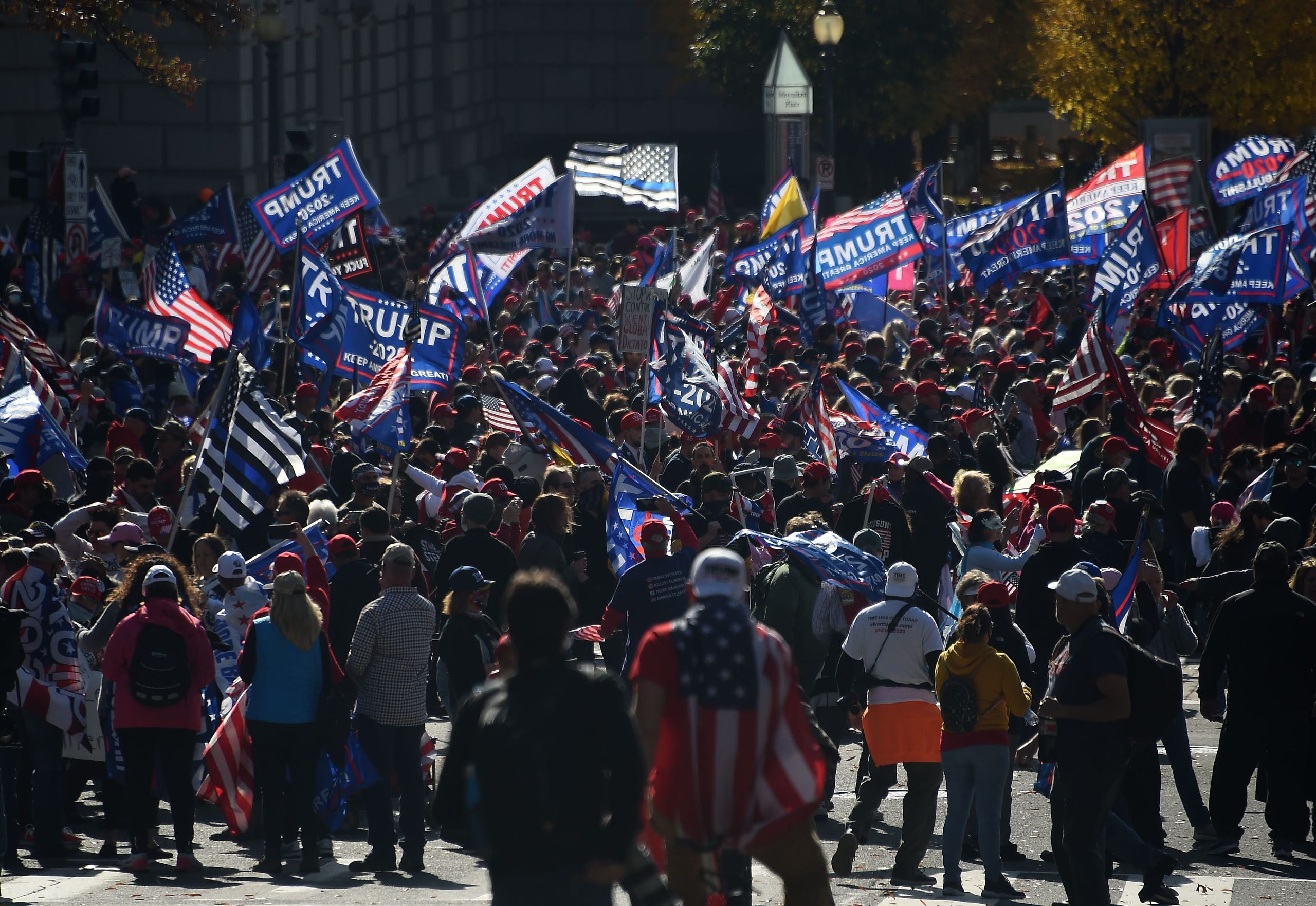 Des partisans de Donald Trump manifestaient samedi à Washington