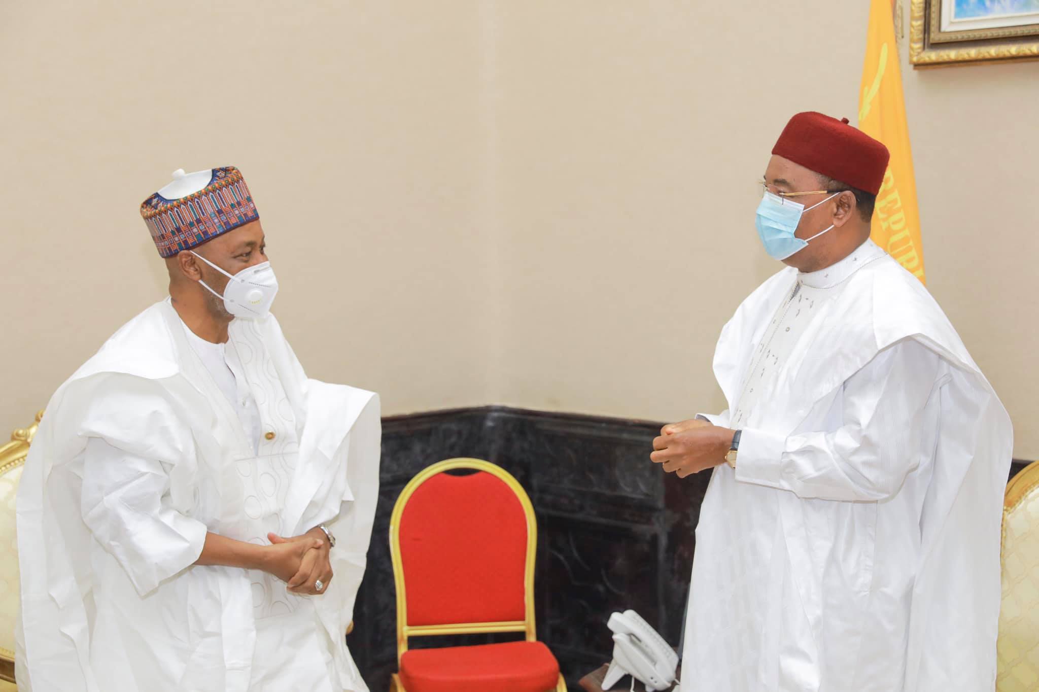 Namadi Sambo, ancien Vice-Président du Nigeria, Chef de la Mission d’Observation Electorale de la Communauté Economique des Etats de l’Afrique de l’Ouest (CEDEAO) reçu en audience par le président Issoufou mAHAMADOU