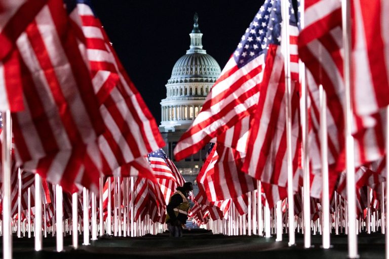 Investiture de Joe Biden: 20.000 soldats mobilisés pour assurer la sécurité de 200.000 drapeaux