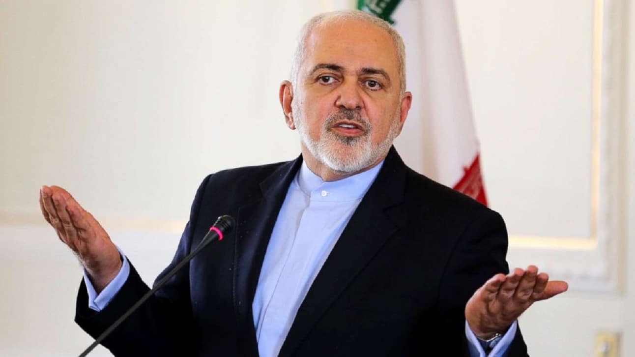 Le ministre iranien des affaires étrangères Jawad Zarif lors d'une déclaration en réponse à l'appel des Etats-Unis à l'Europe, de sortir de l'accord sur nucléaire